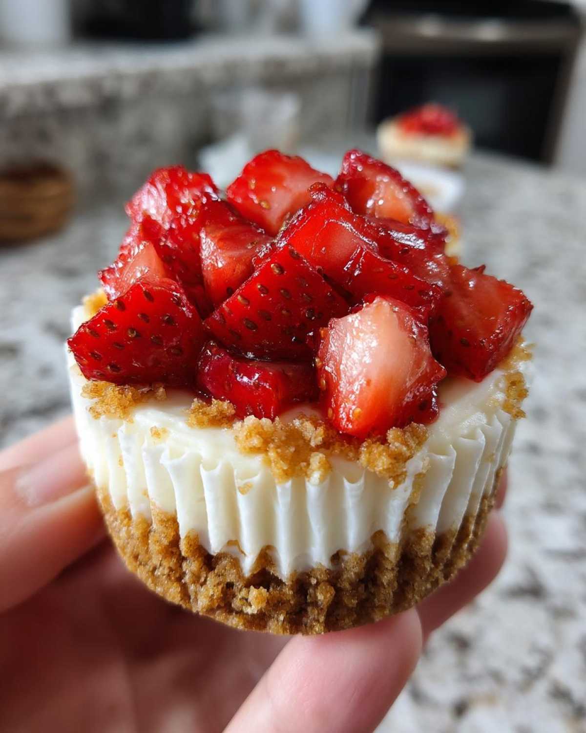 No-Bake Strawberry Mini Cheesecakes