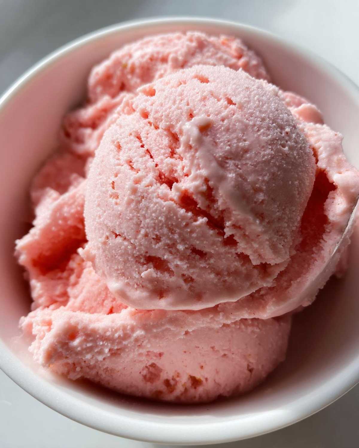 No-Churn Strawberry Ice Cream