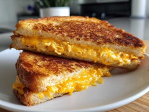 tuna melt sandwich - Featured