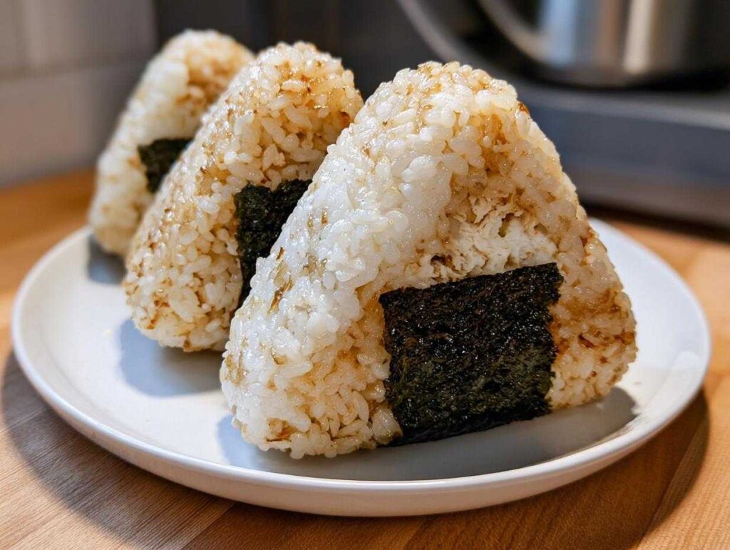 tuna onigiri - Featured